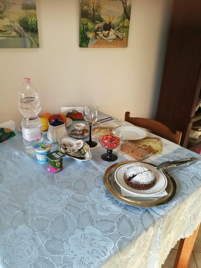 فندق Camera Privata بوميتْسْيا الغرفة الصورة
